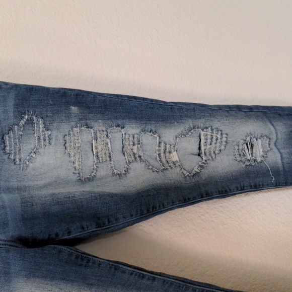 Distressed ankle jean from Buckle - Picture 4 of 5